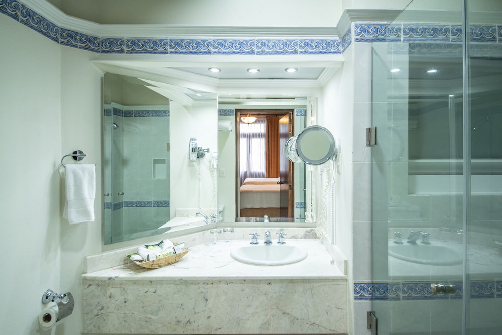 Junior Suite, King Bed, HOTEL HACIENDA LA VENTA 8/10