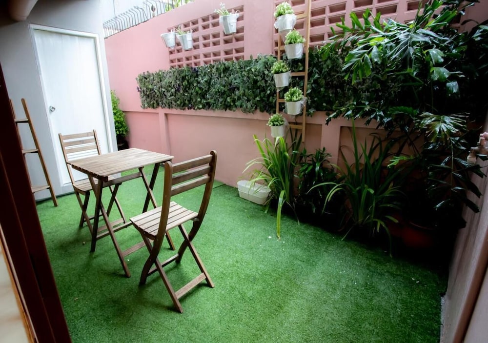 RoomQuest Ratchada AI Serviced Residence 30/35