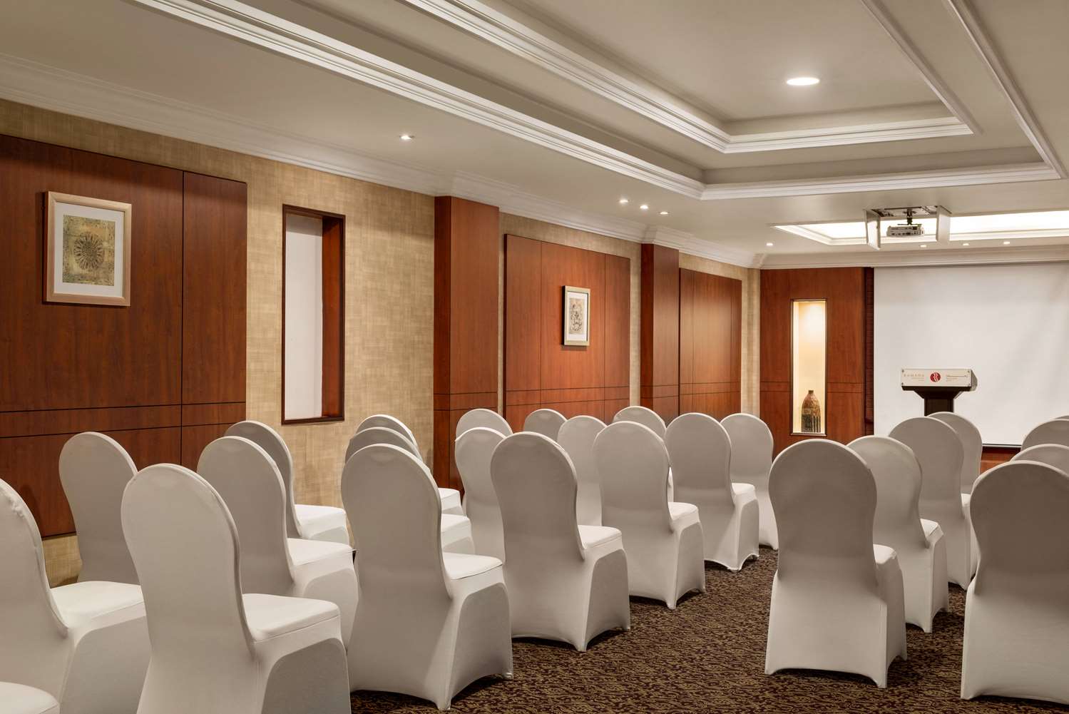 EASTYARD Dammam – Hotel 32/35