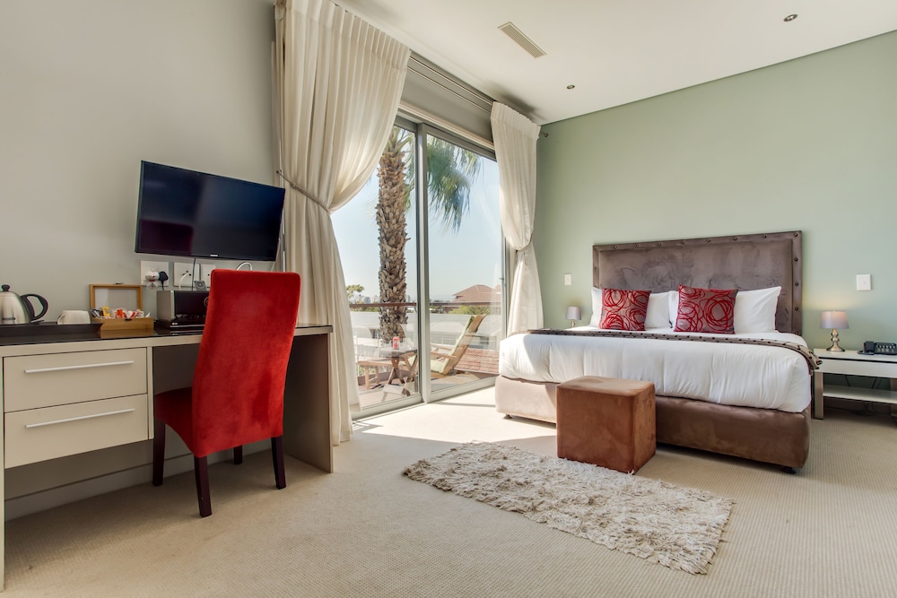 The One 8 Hotel 26/76