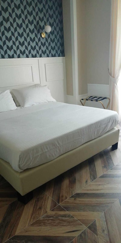 BASIC, DOUBLE OR TWIN BED