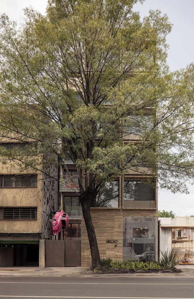 Ubicuo Mexico City 34/40
