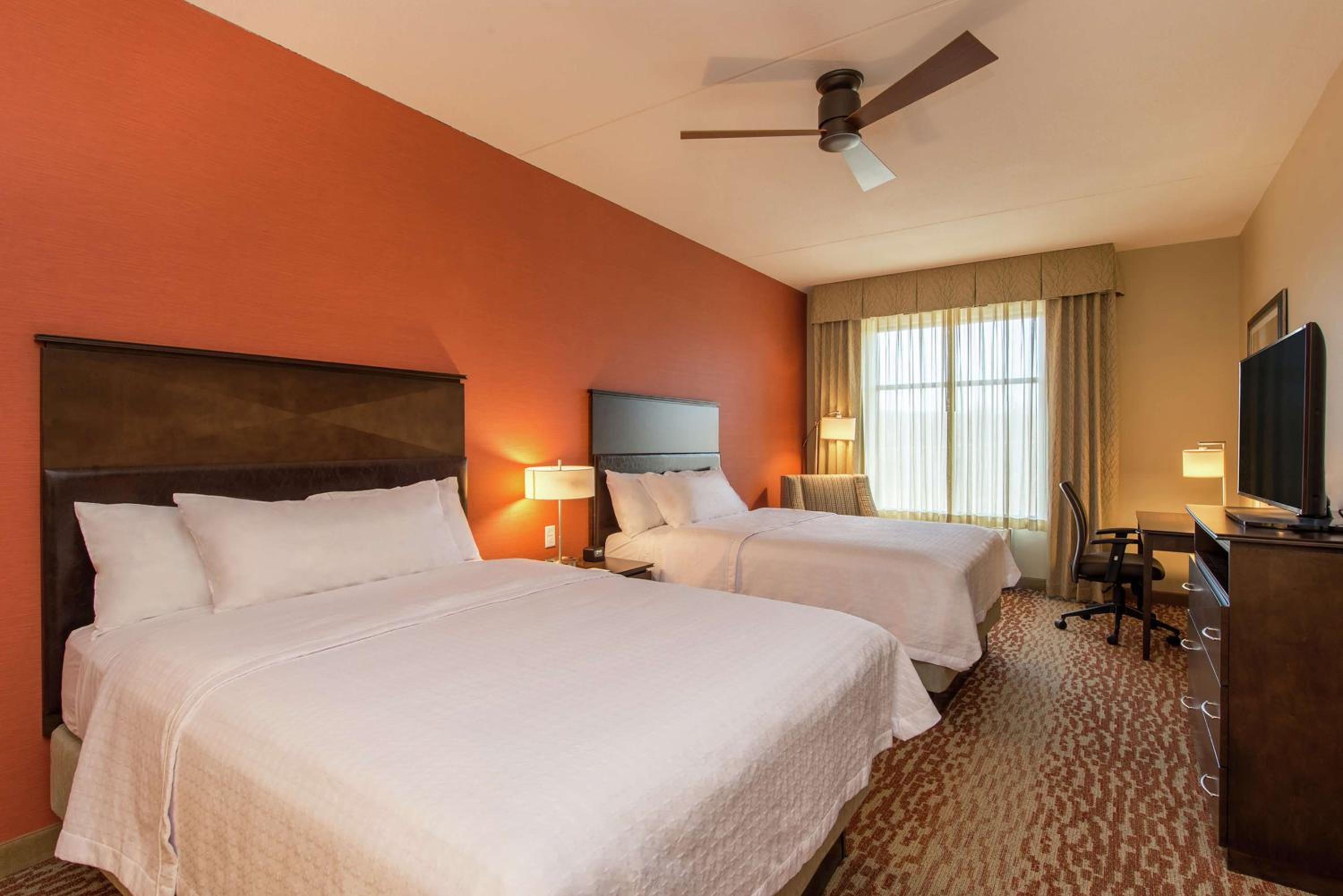 1 Bedroom, Suite, 2 Queen Beds, Sofa