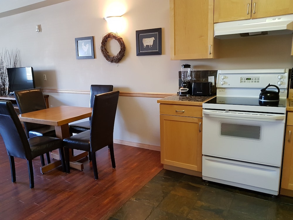 Sunset Resorts Canmore 37/50