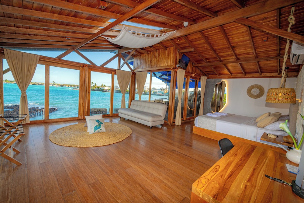 Red Mangrove Aventura Lodge 42/77