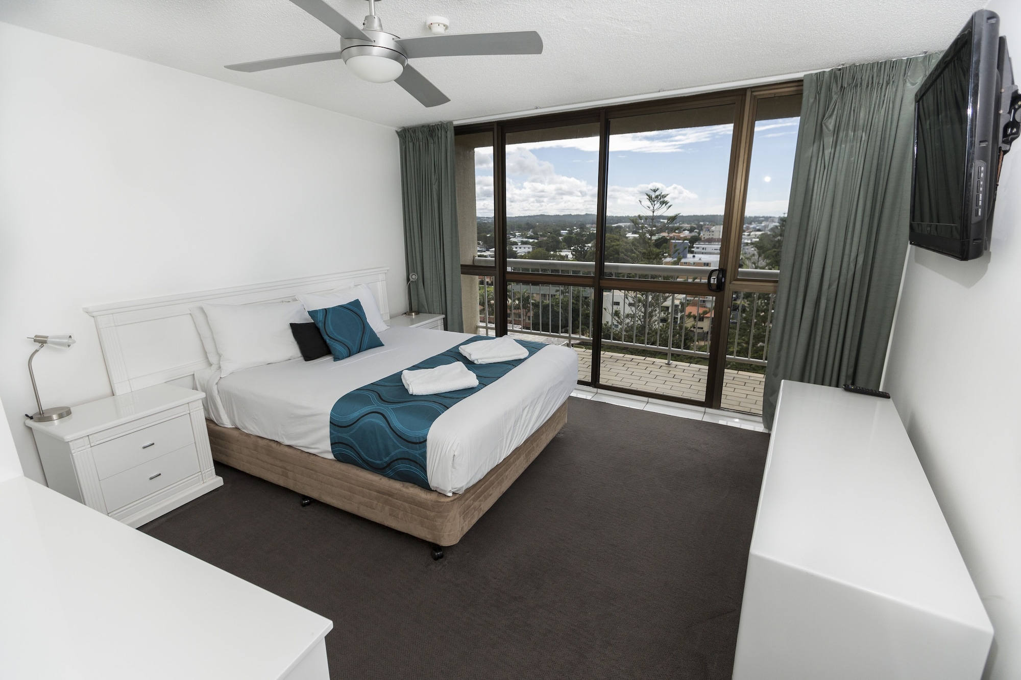 Family, Apartment, 1 Queen and 4 Single Beds, Ocean View