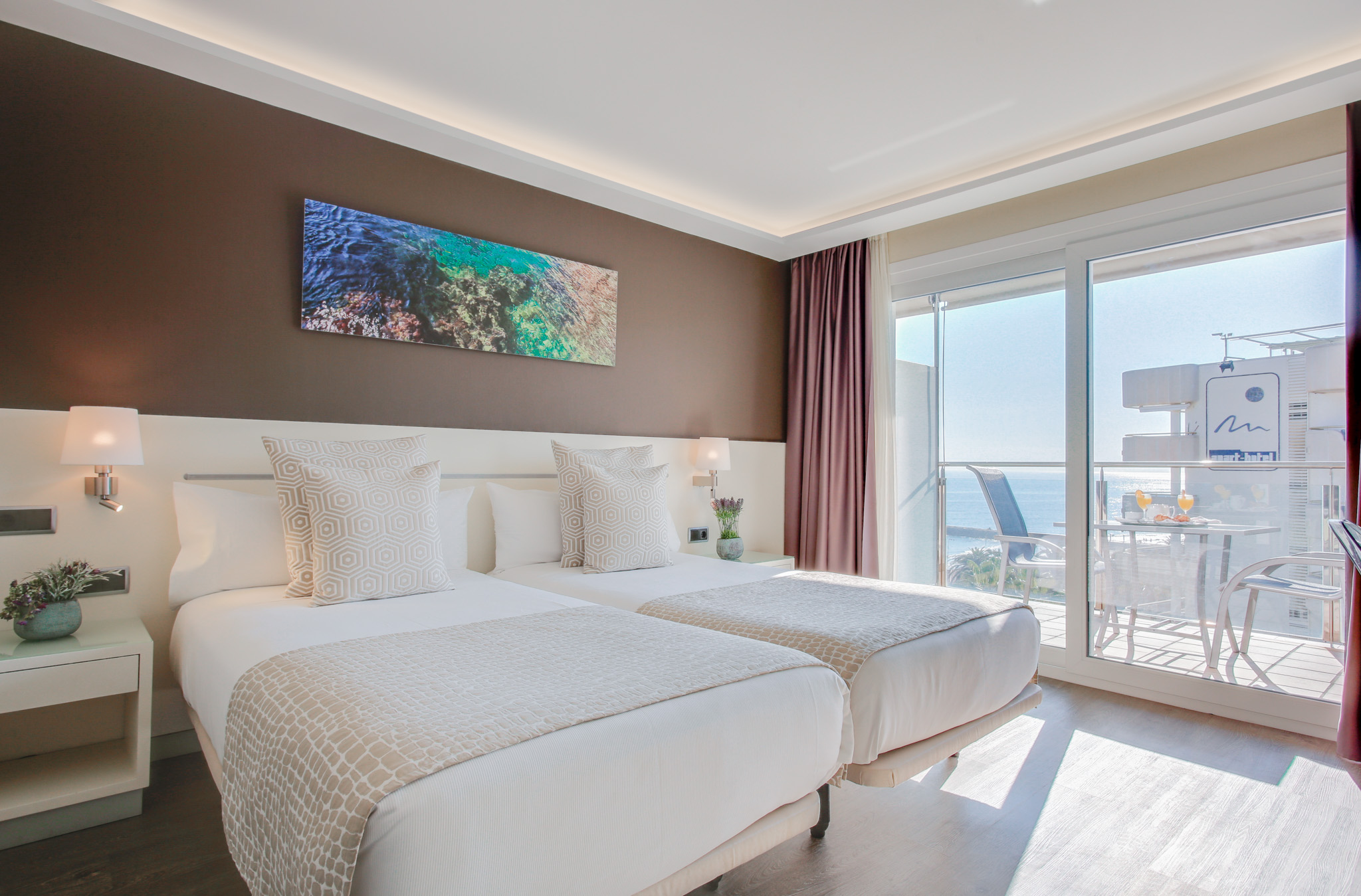 Room, Triple, Lateral Side Sea View