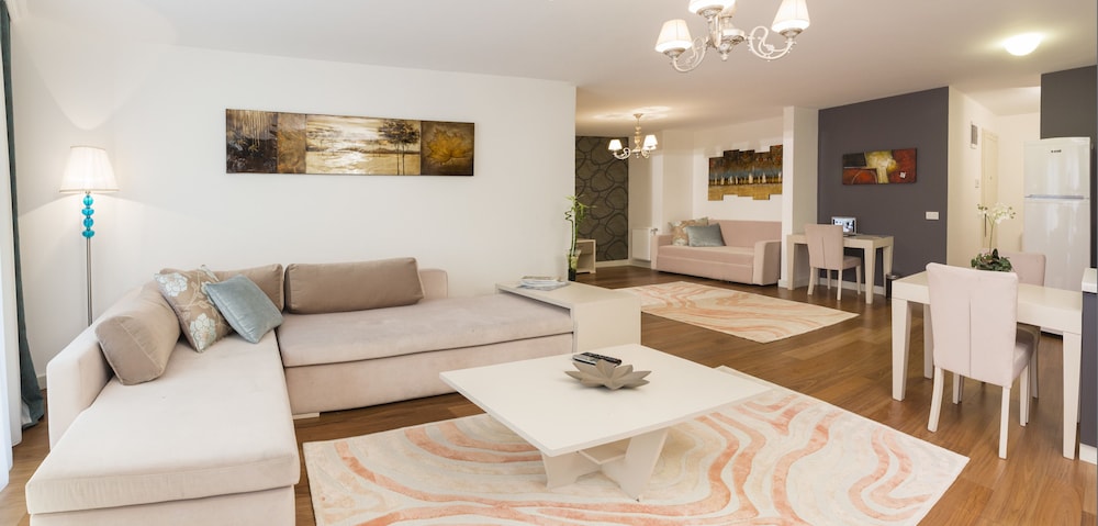Turkuaz Suites 24/54