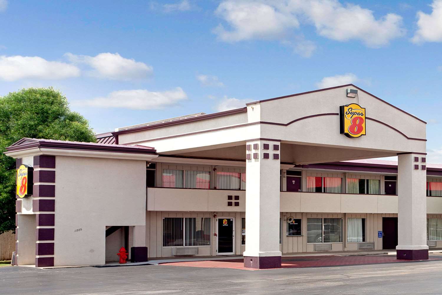 Super 8 by Wyndham Oklahoma/Frontier City 2/10