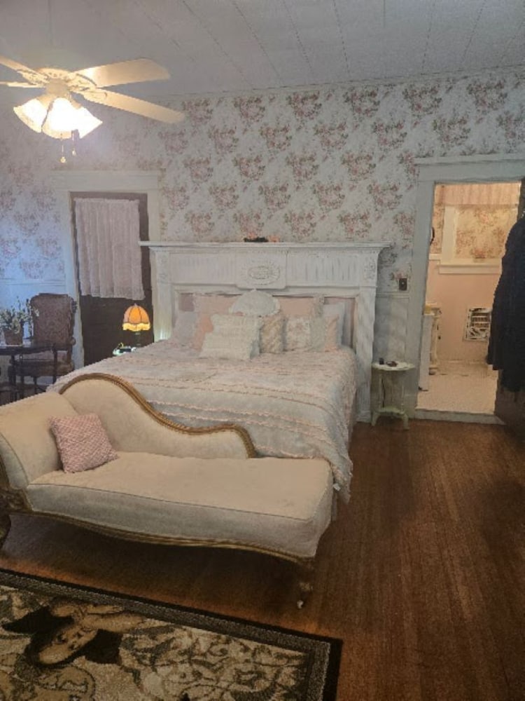 The Lancaster Manor Bed and Breakfast 14/50