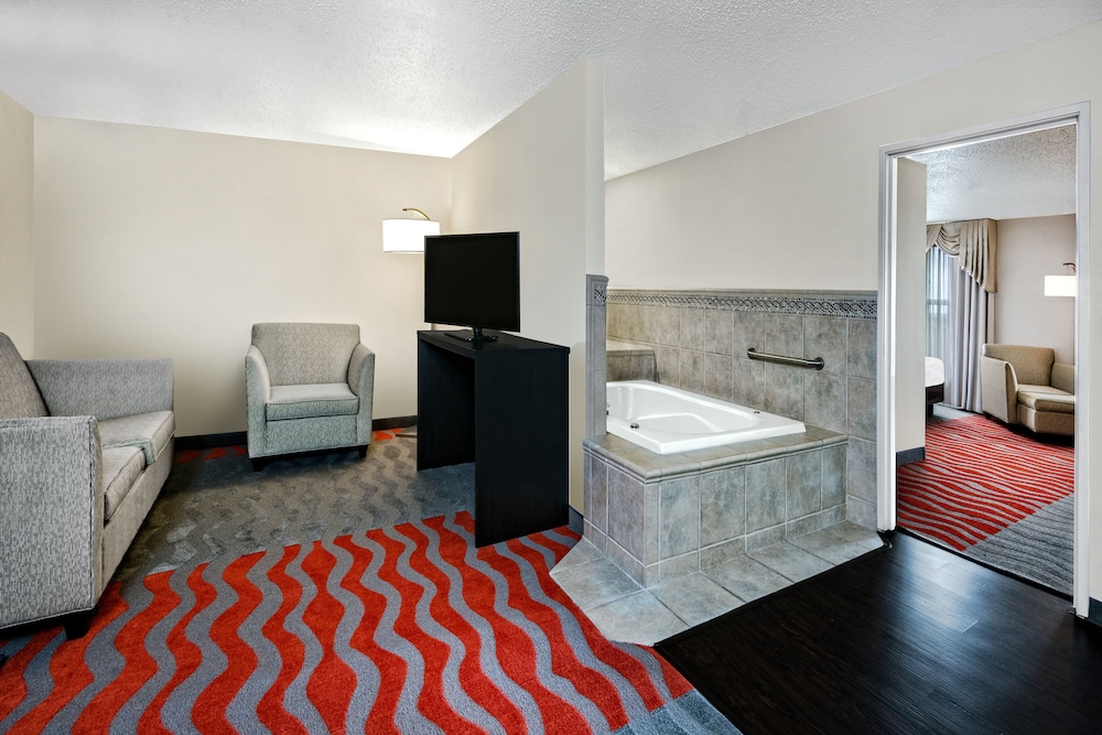 Holiday Inn Hotel & Suites College Station-Aggieland 37/69
