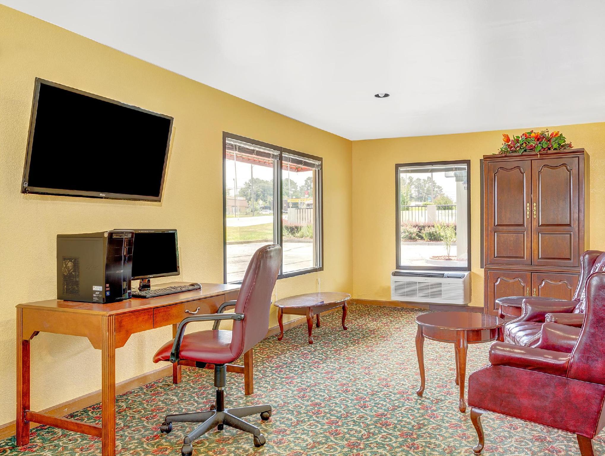 Red Roof Inn Griffin 4/4
