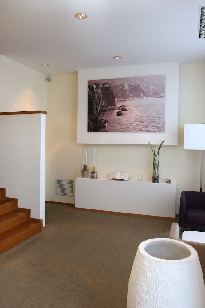 Rota Suites 14/58