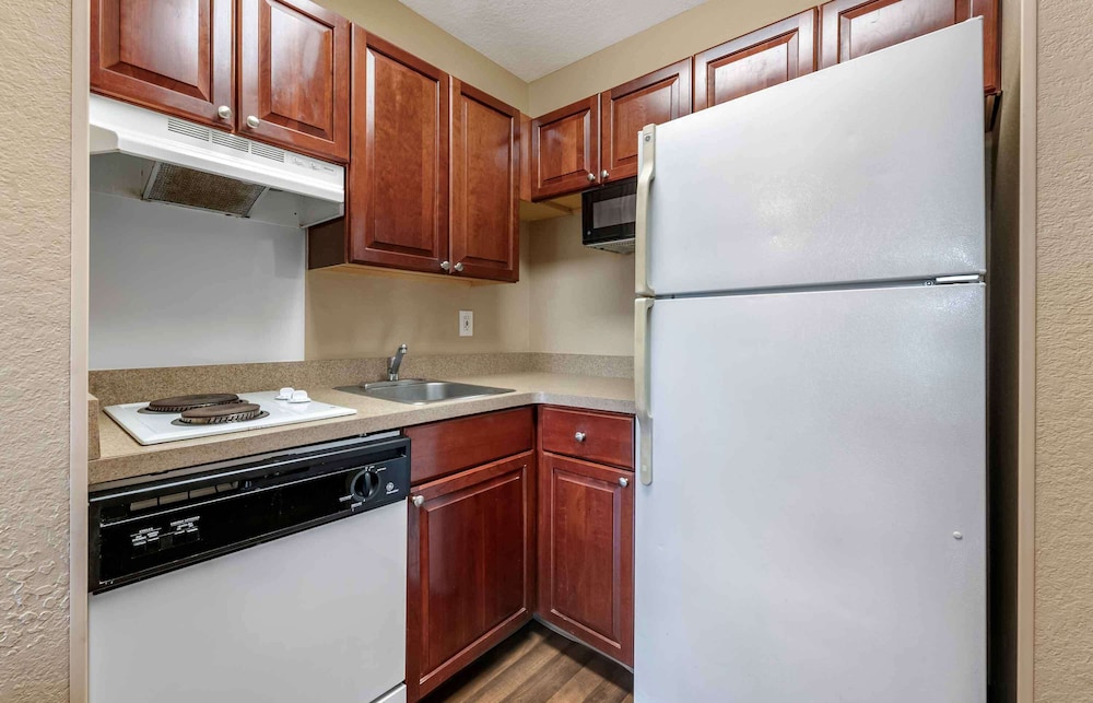 Extended Stay America Suites Orlando Southpark Commodity Cir 50/50