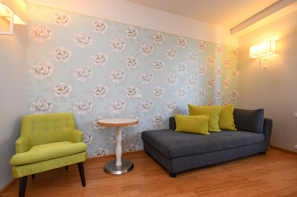 Hotel Eden 33/66
