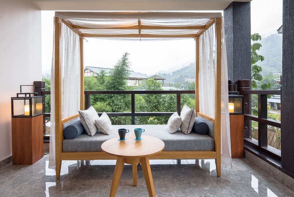 Howard Johnson Huashuiwan Hot Springs Resort Chengdu 31/41