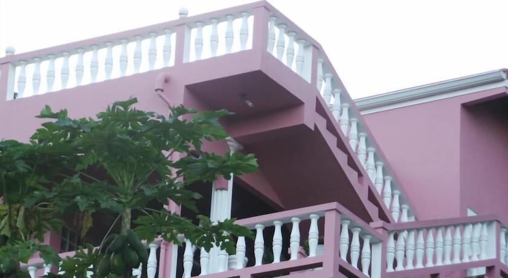 Top Ranking Hill View Guesthouse 2/23