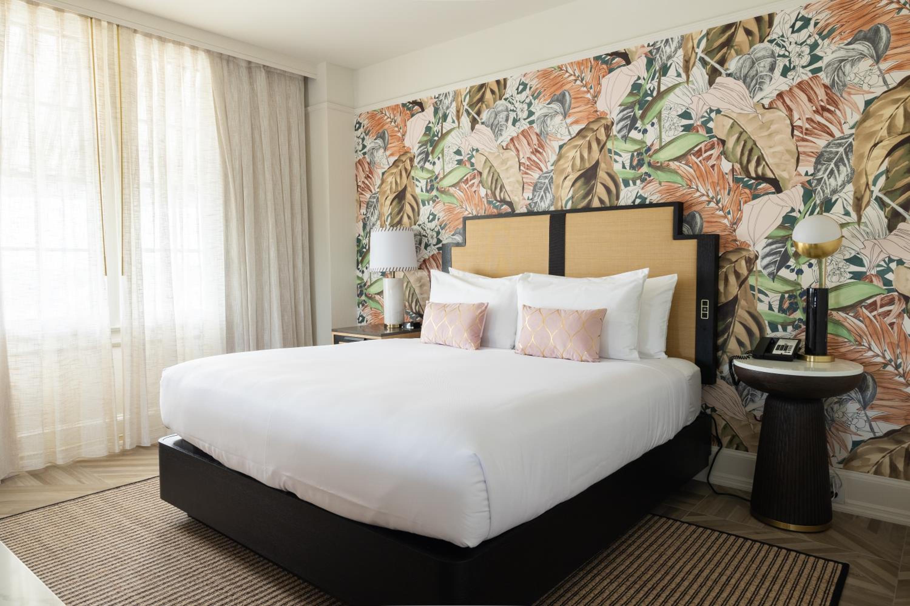 Junior Suite, King Bed, Queen Bed, Sofa