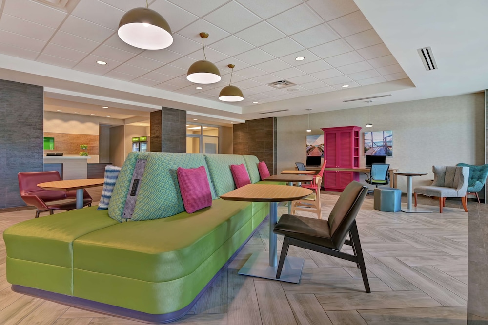 Home2 Suites by Hilton West Palm Beach Airport 11/62