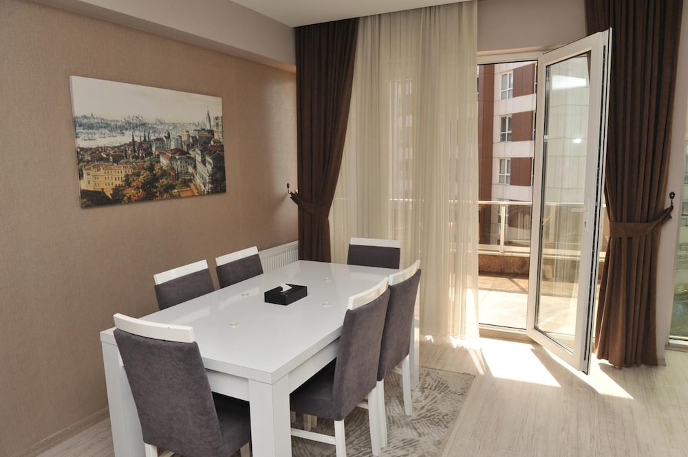 QAMAR PRESTIGE SUITES 12/49