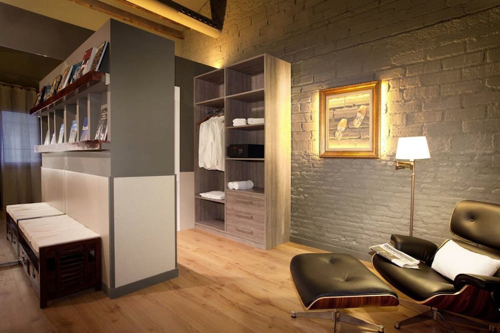 Enjoybcn Miro Apartments 26/50