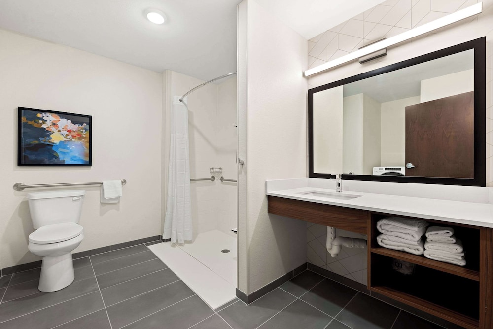 Everhome Suites Huntsville - Research Park 55/60