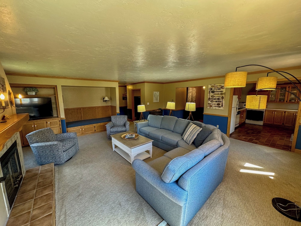 Settlement Courtyard Inn & Lavender Spa 42/66