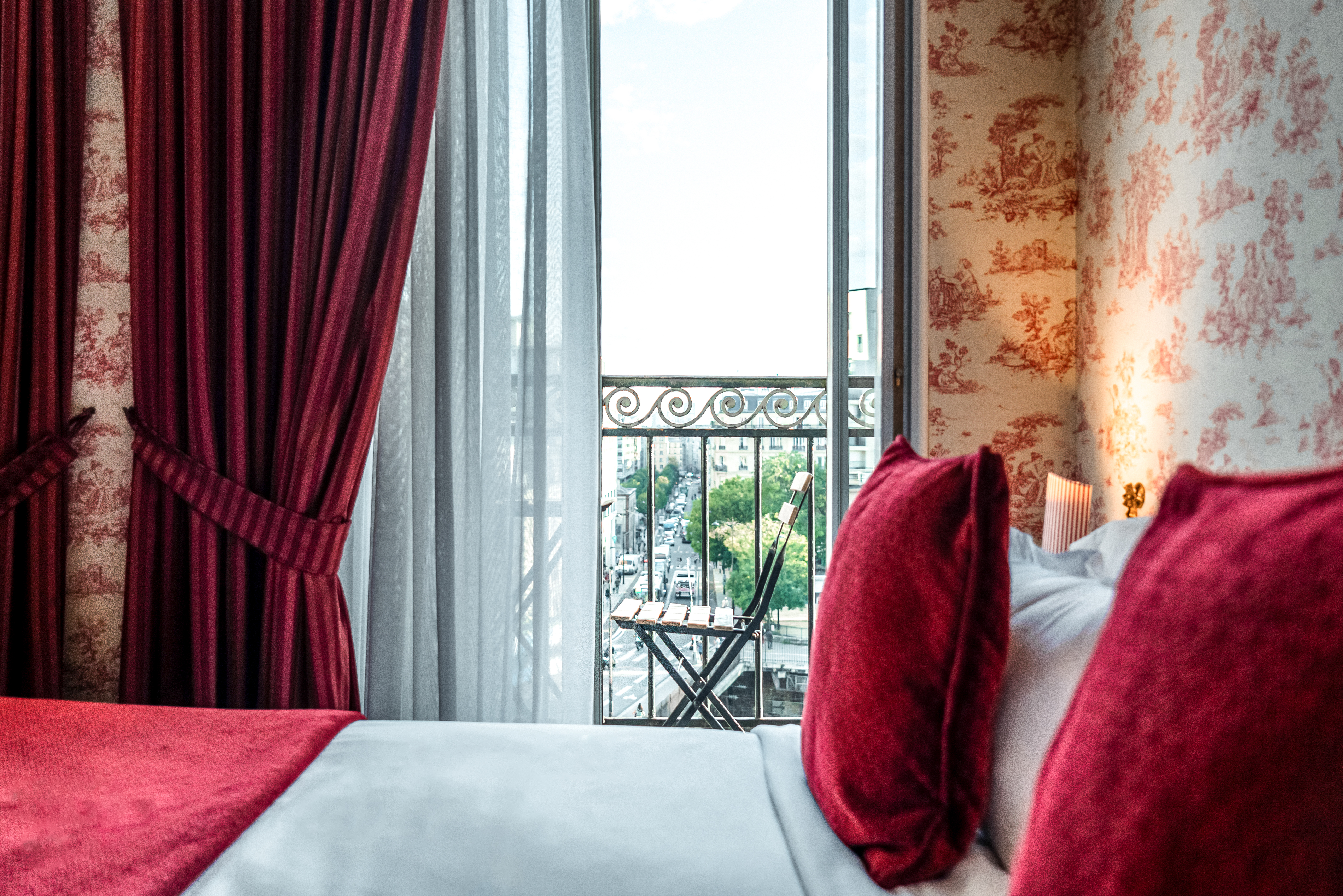 DELUXE, DOUBLE BED