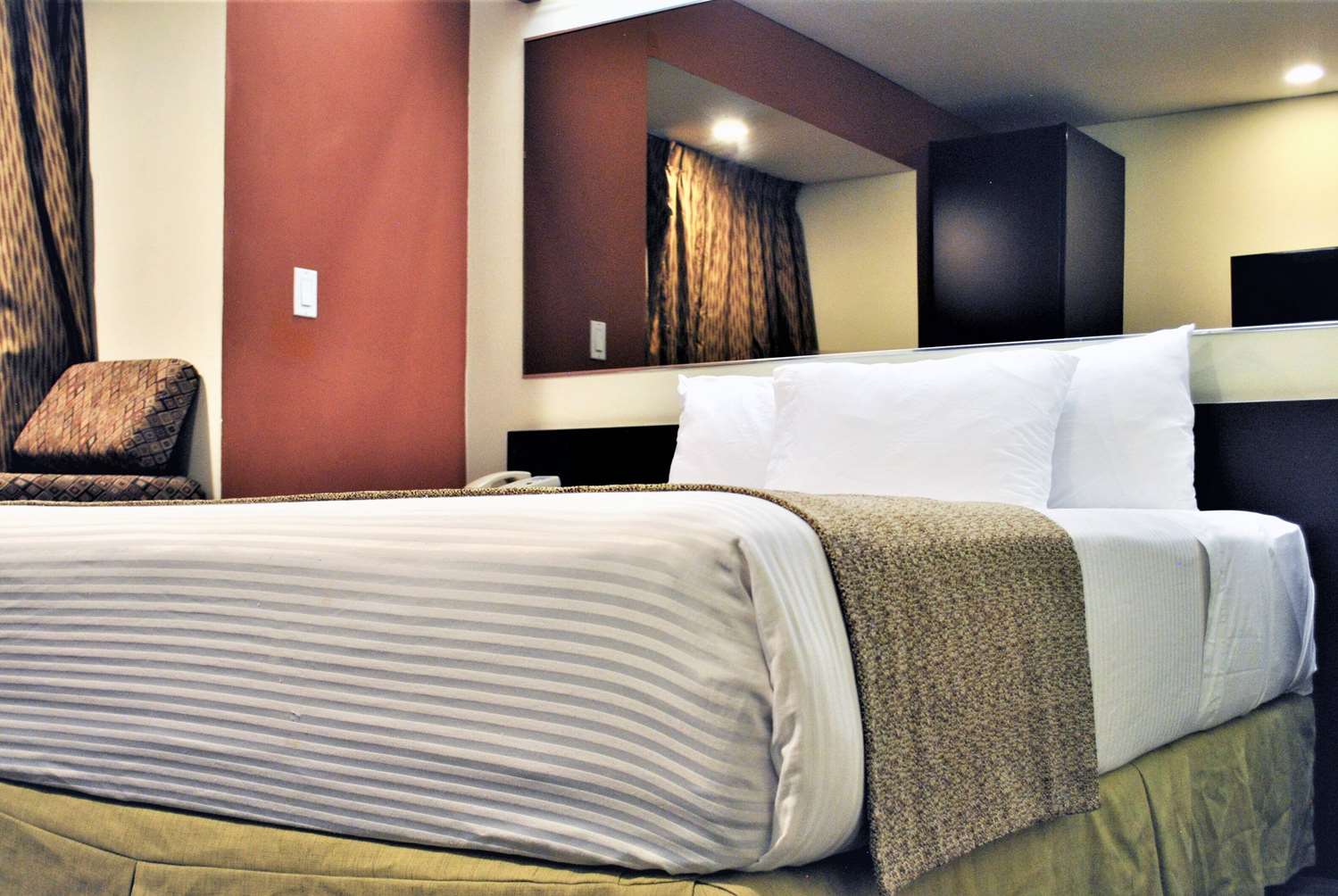 Microtel Inn and Suites by Wyndham Toluca 15/41