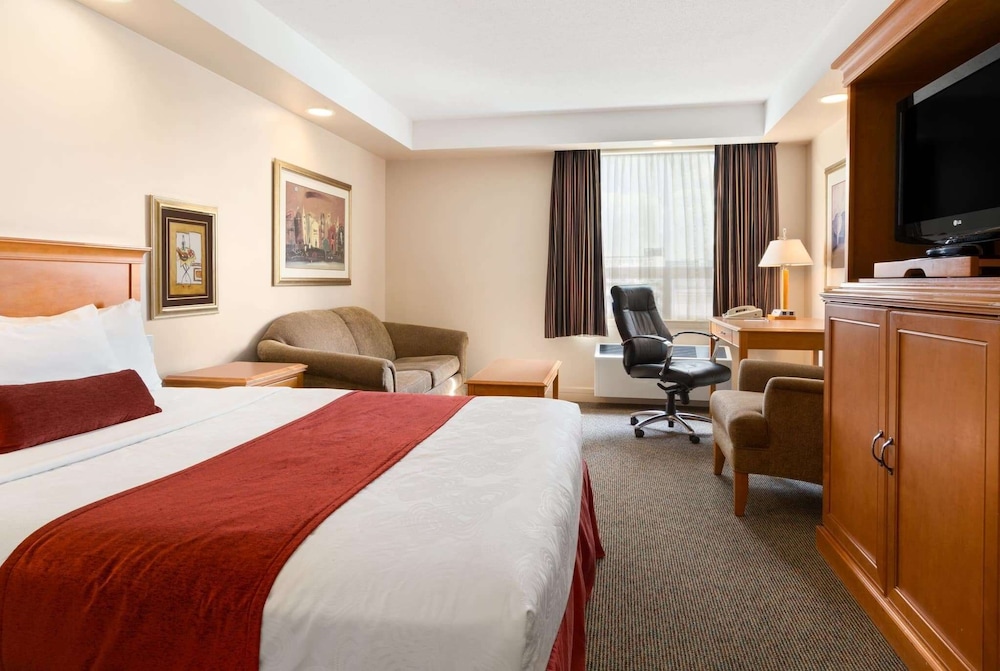 Travelodge By Wyndham Spruce Grove 4/50