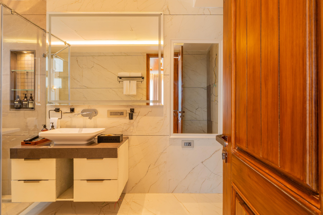 ELIVAAS Prive The Royce Rose Luxe Villa with Pool, Jacuzzi & Steam Room 20/20
