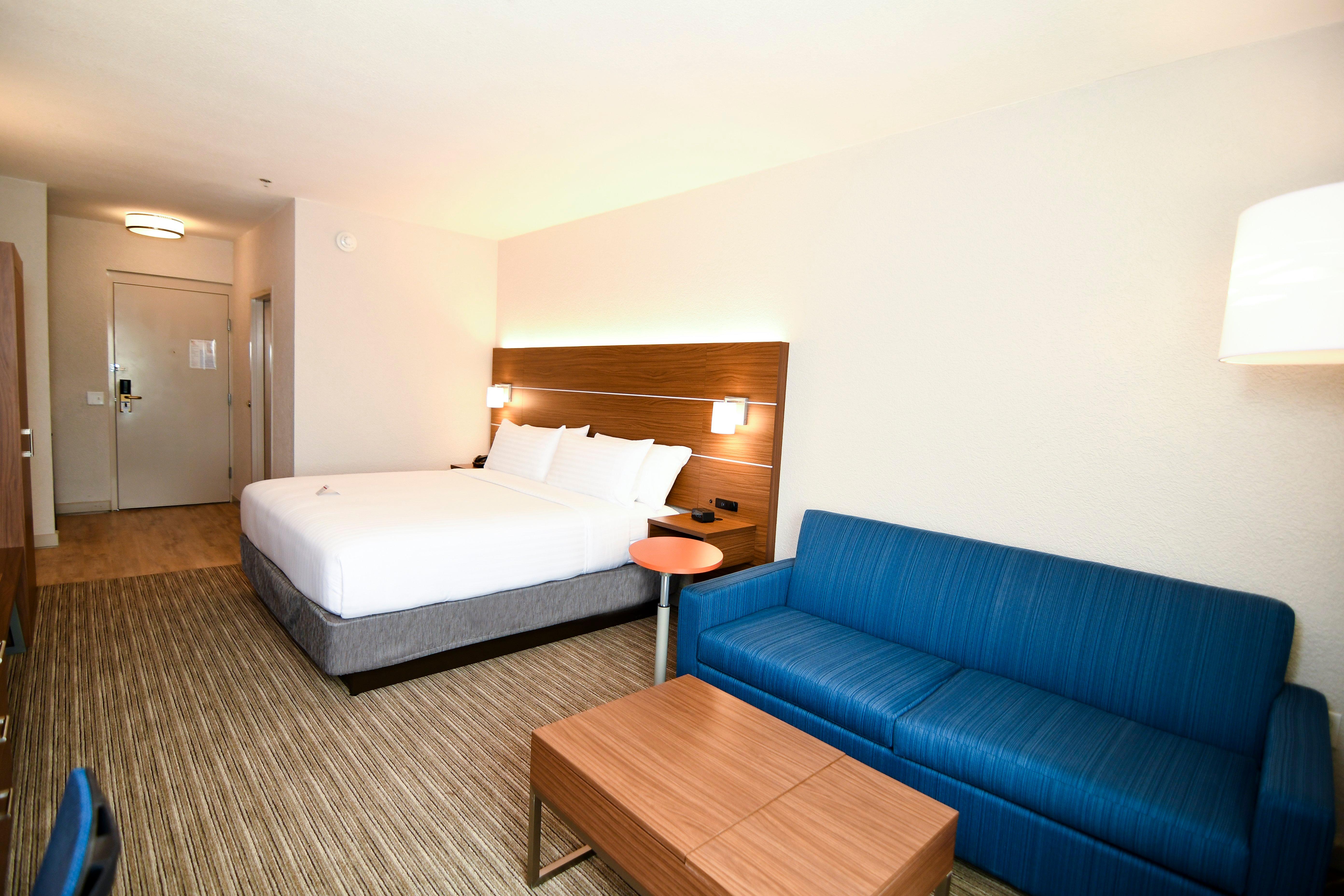 غرفة بسرير كينج، Holiday Inn Express Hotel And Suites Port Clinton Catawba Island 6/10