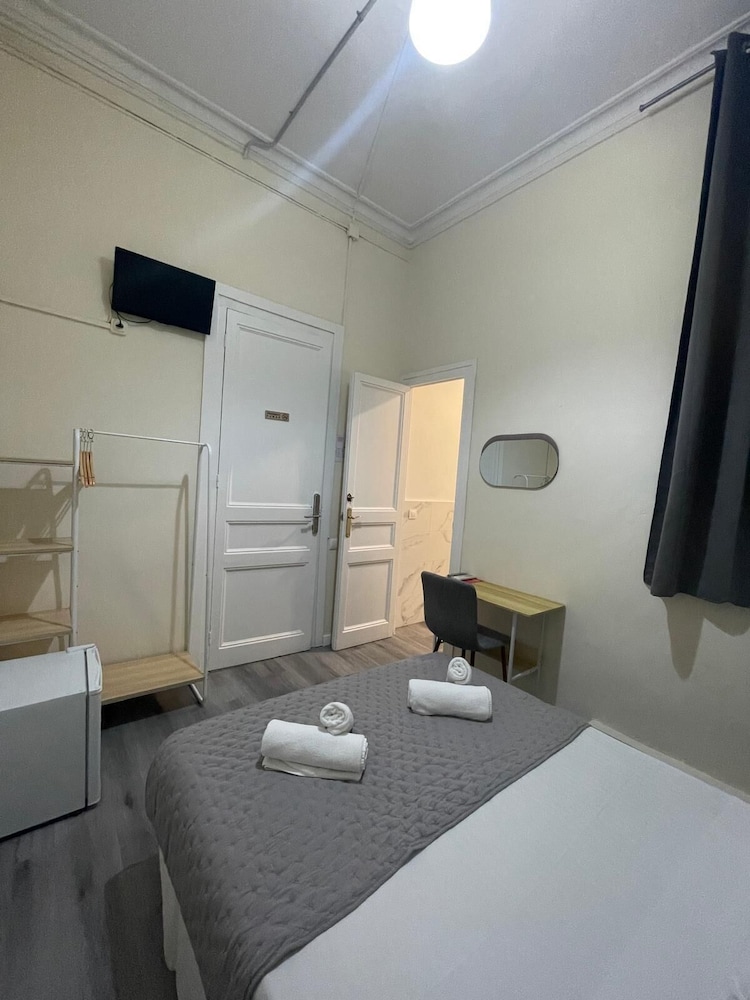 Hostal Balmes Centro 30/50