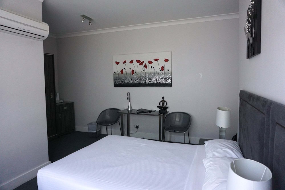SAVOY DOUBLE BAY HOTEL 24/44
