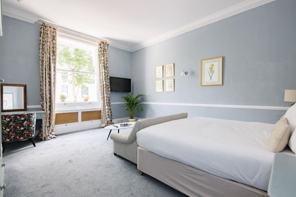 DELUXE, DOUBLE BED
