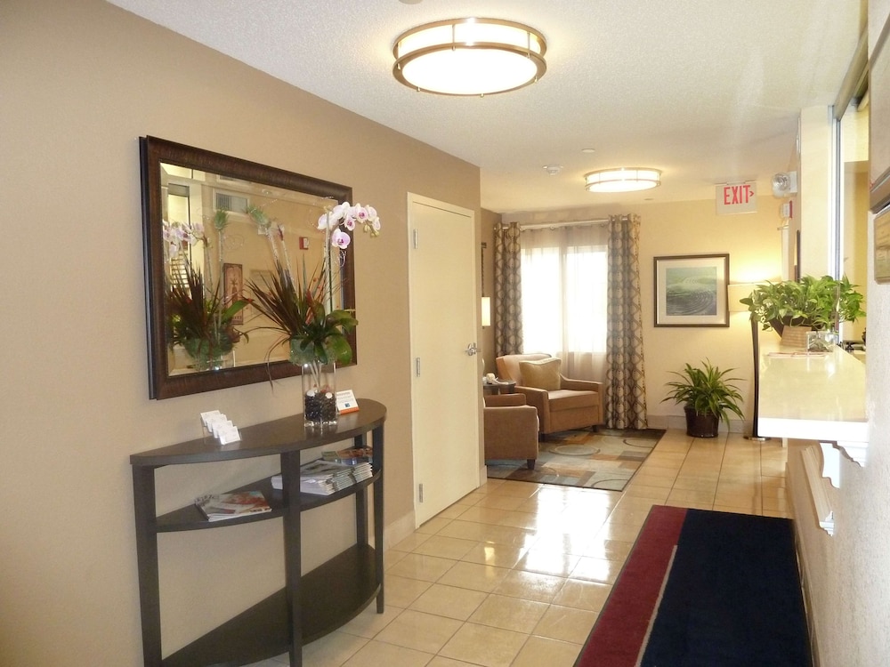 Sonesta Simply Suites Chicago Libertyville 27/42