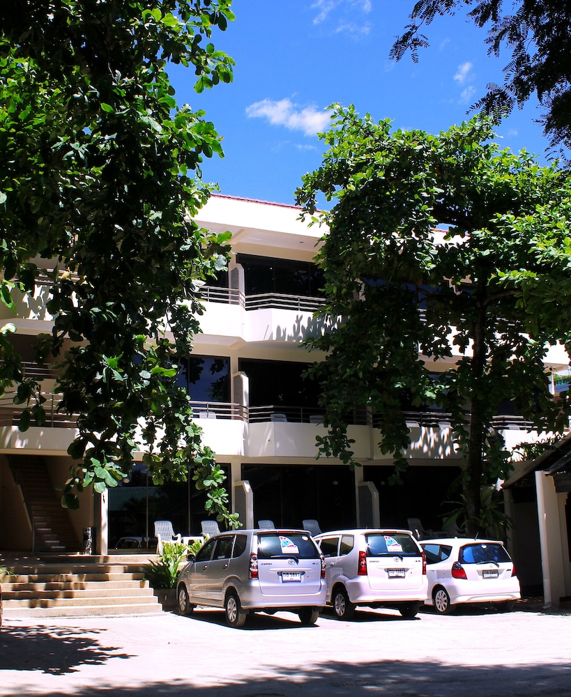 Baan Pron Phateep 8/50