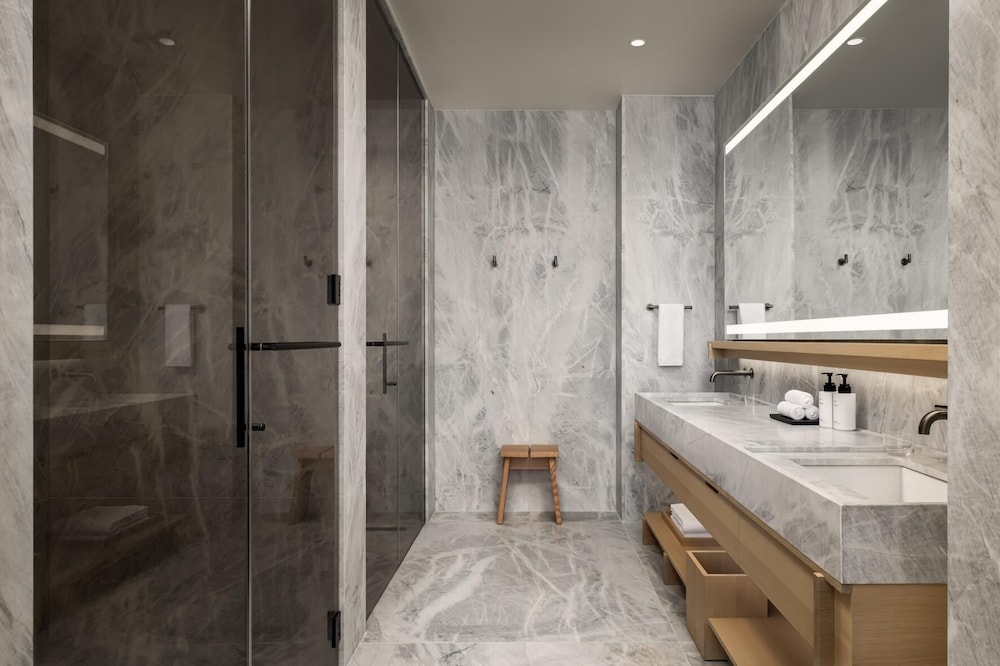 Nobu Hotel Toronto 45/50