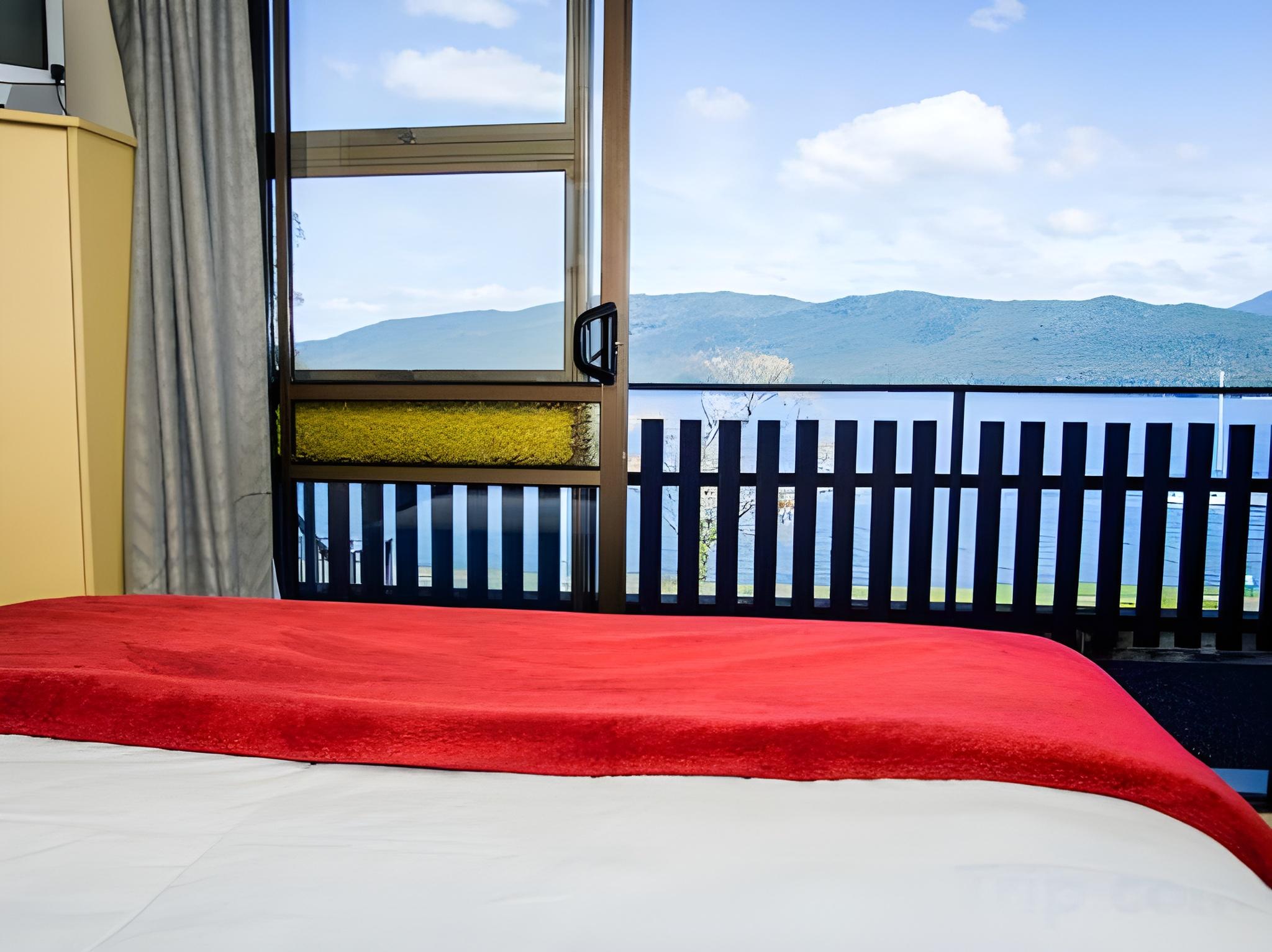 1 Bedroom, Suite, Lake Front, Kitchenette