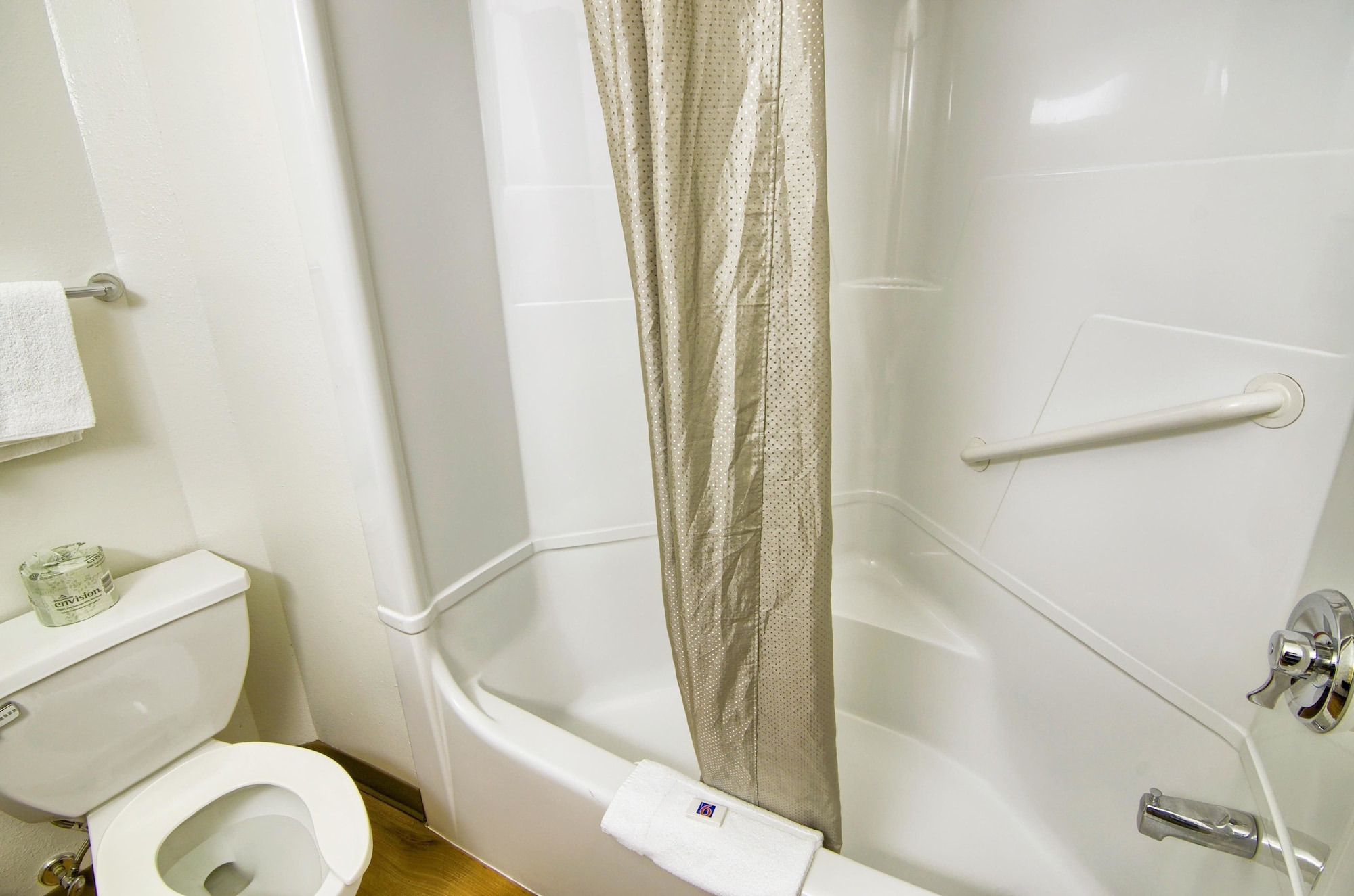 غرفة ديلوكس بسرير كوين، Motel6 Portsmouth, NH 7/10