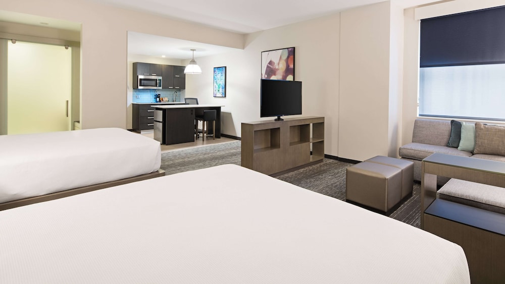 Specialty, 2 Queen Beds, Sofa