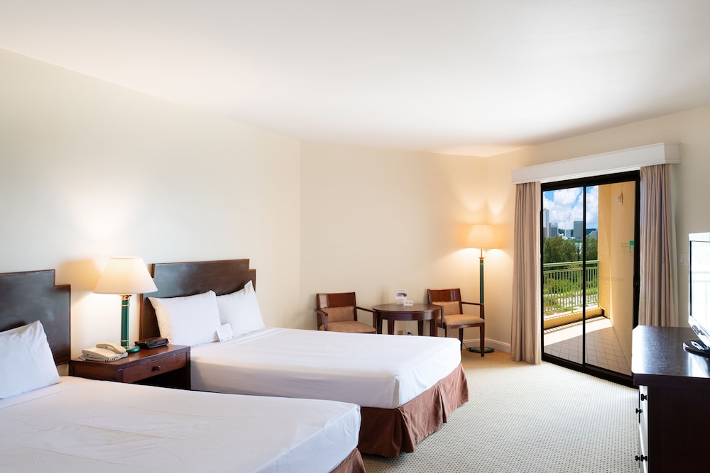 Holiday Resort And Spa Guam 25/86