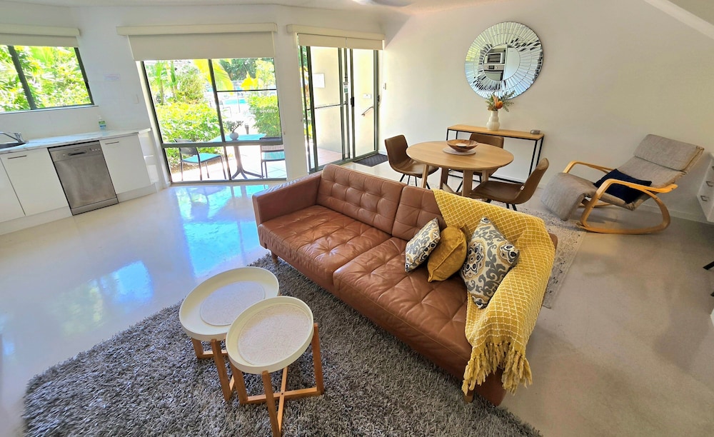 NOOSA RIVER RETREAT 14/23