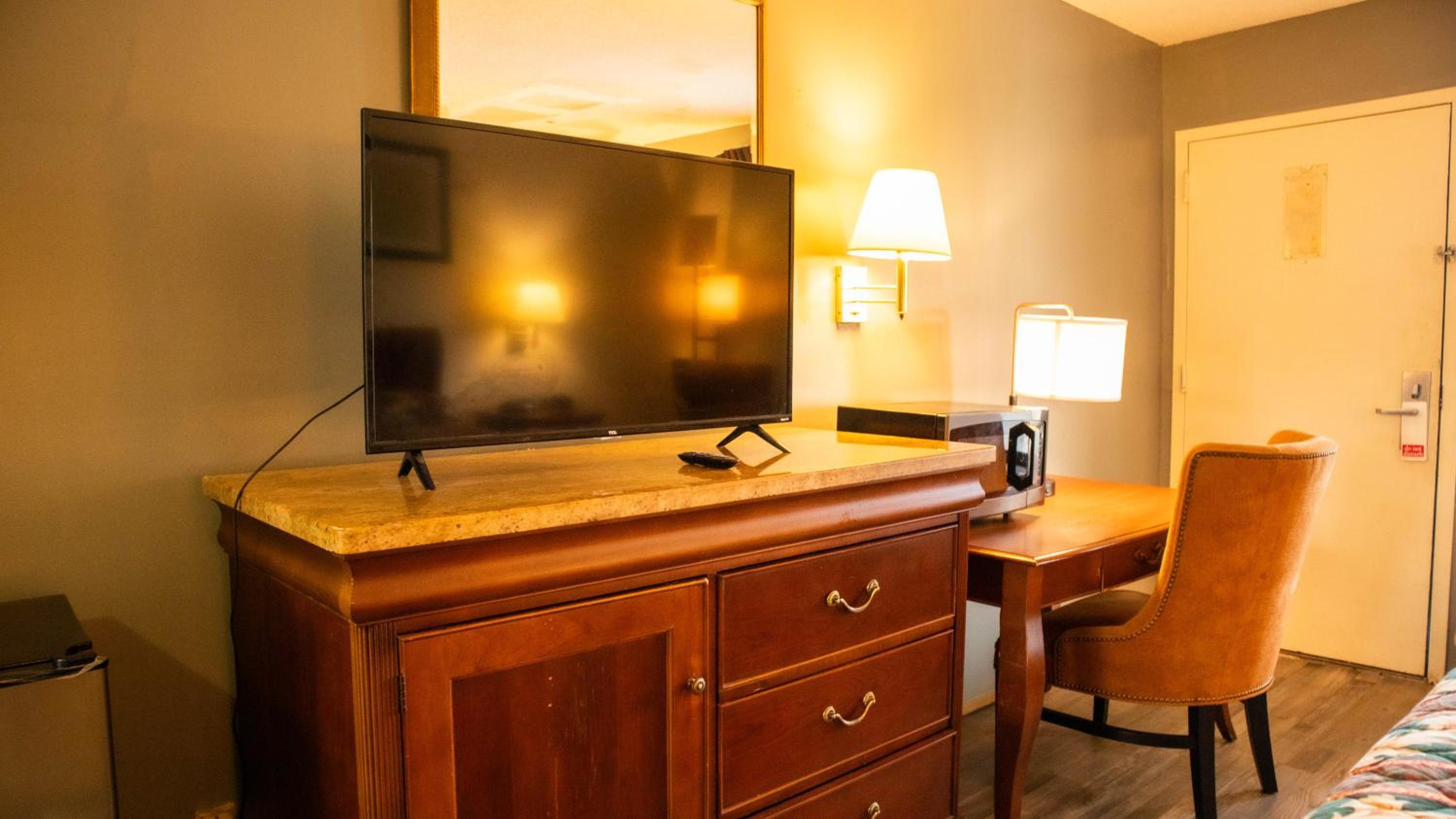 DAYS INN YANCEYVILLE 32/32