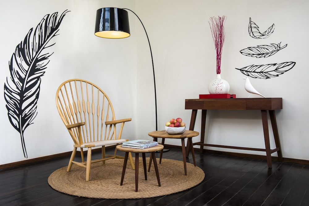 The Aviary Hotel 9/50