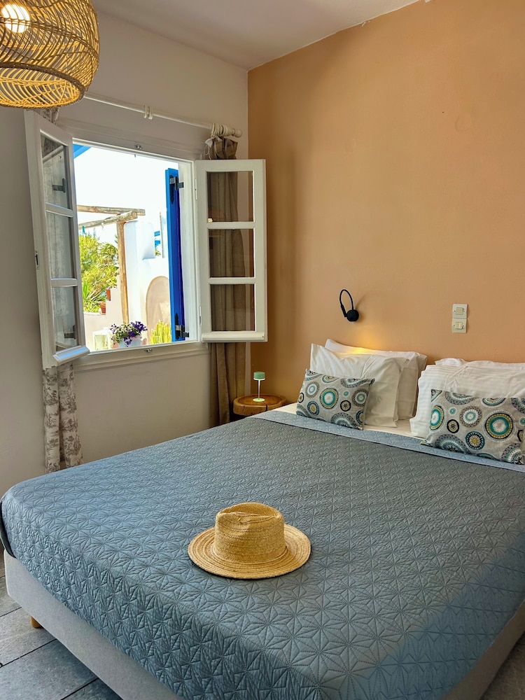 Sea View Apartments and Studios 12/50