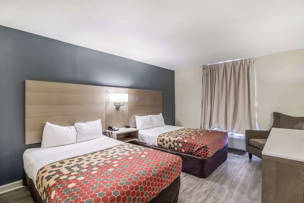 Econo Lodge Cherry Point 10/43
