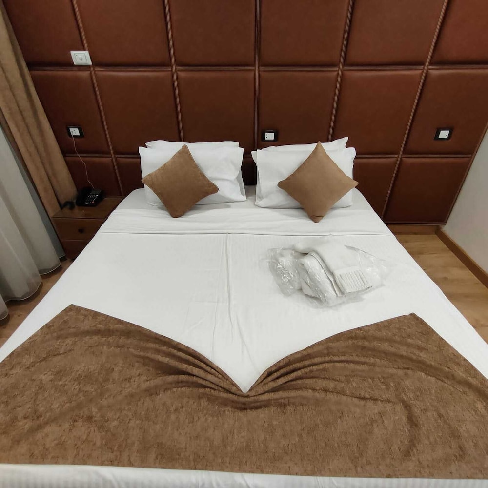 Pearl Hotel 18/39