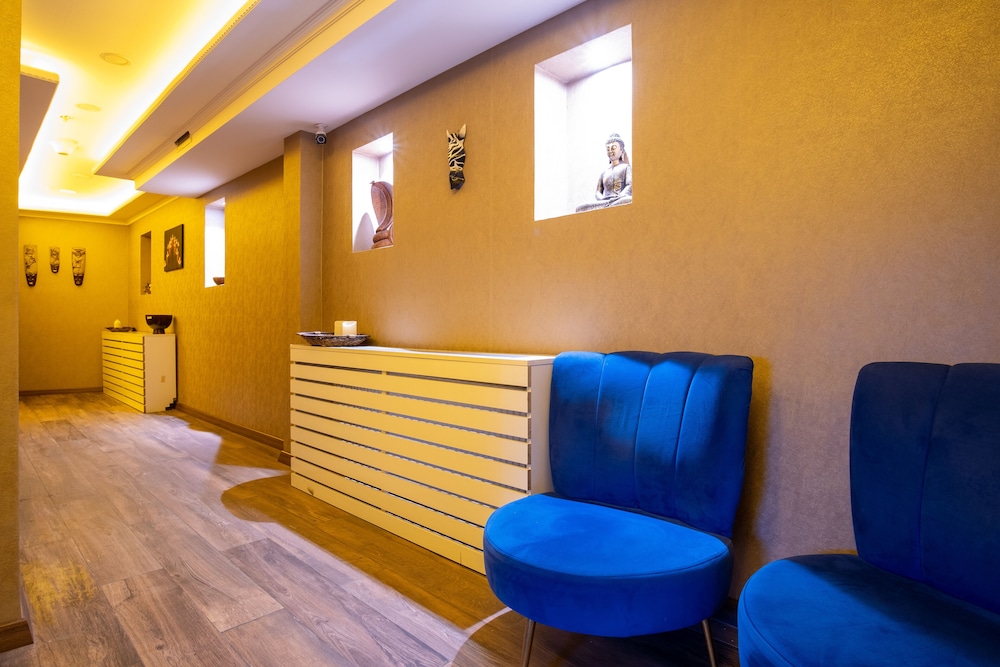 Orange Hotel & Spa 40/50
