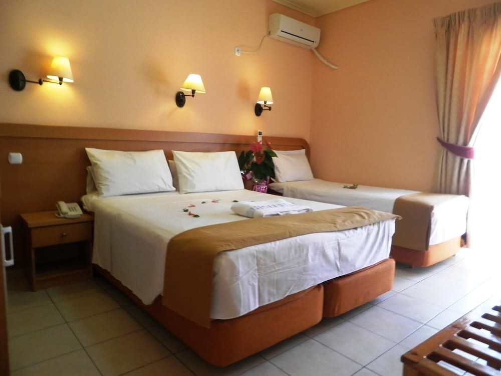 HOTEL SEGAS 6/43